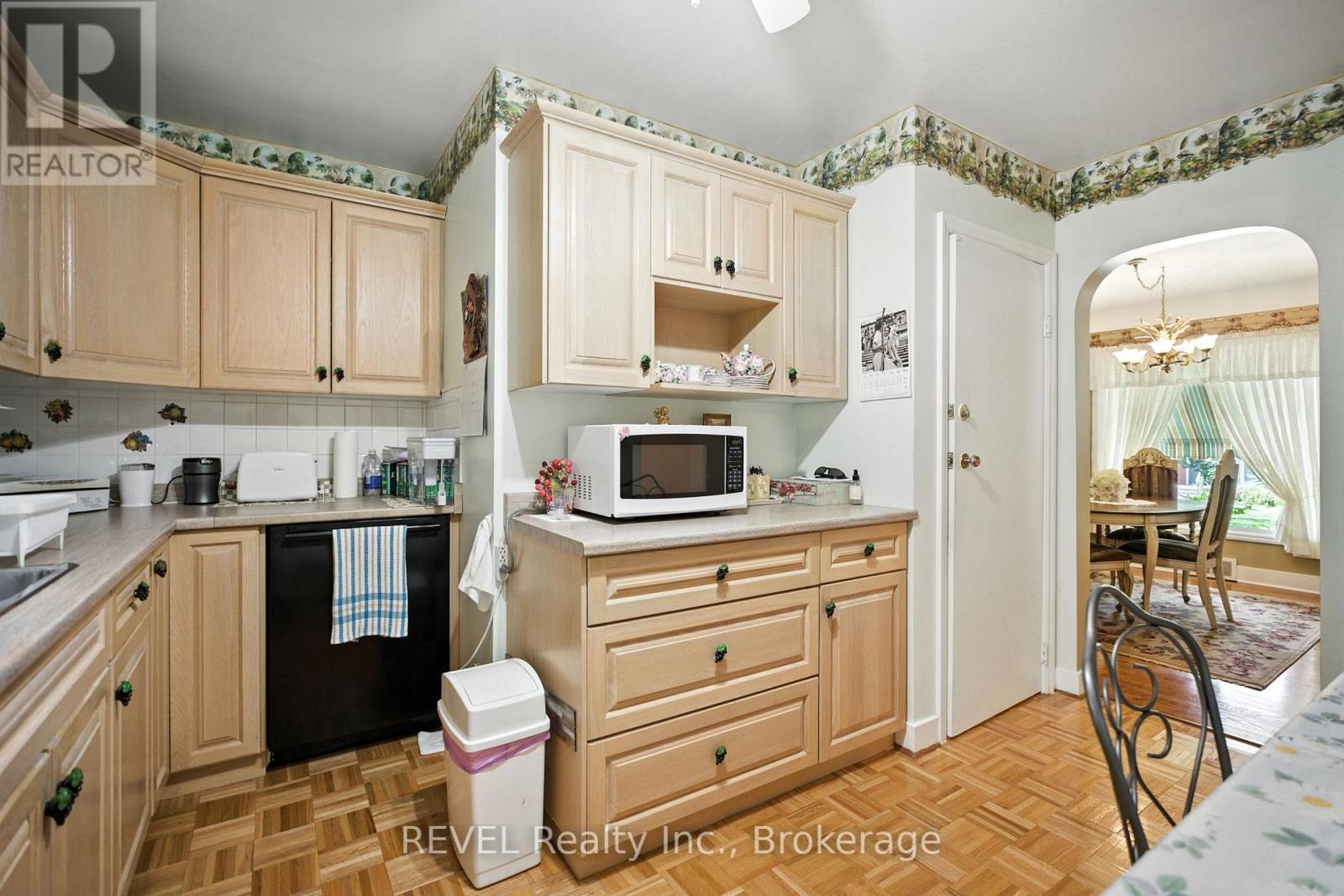 147 Village Road, St. Catharines, Ontario  L2T 3C4 - Photo 13 - X12241953