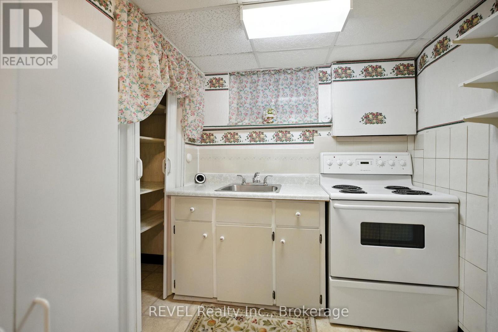 147 Village Road, St. Catharines, Ontario  L2T 3C4 - Photo 27 - X12241953