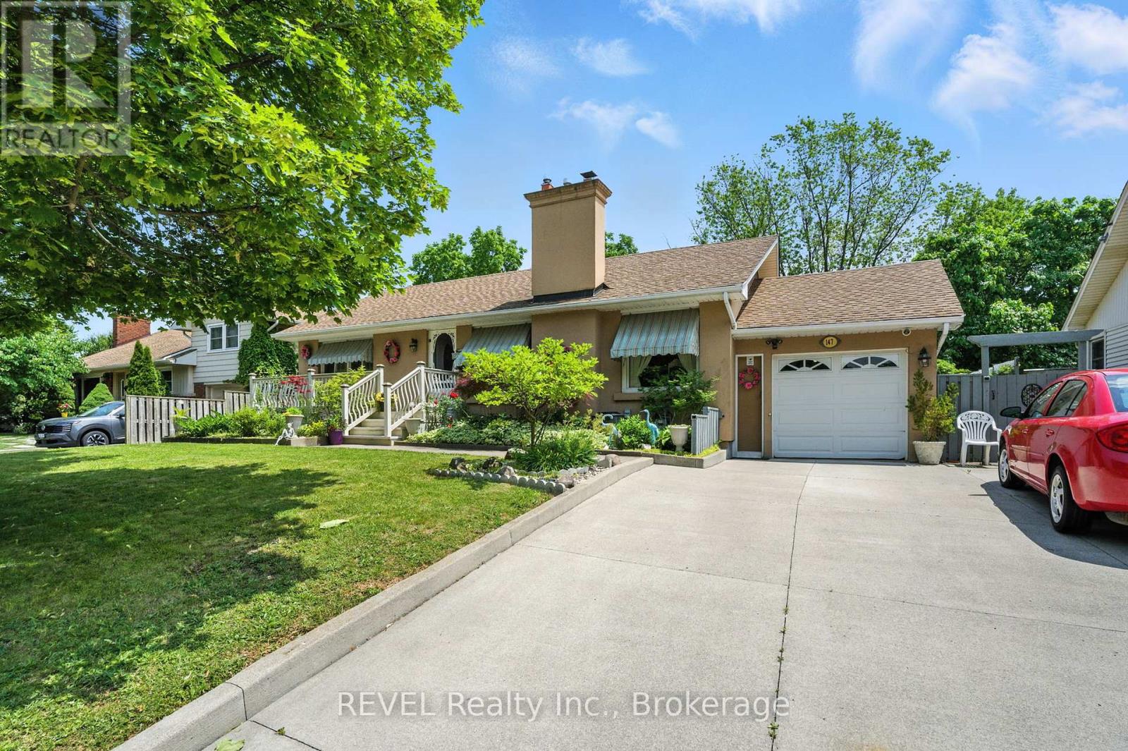 147 Village Road, St. Catharines, Ontario  L2T 3C4 - Photo 3 - X12241953