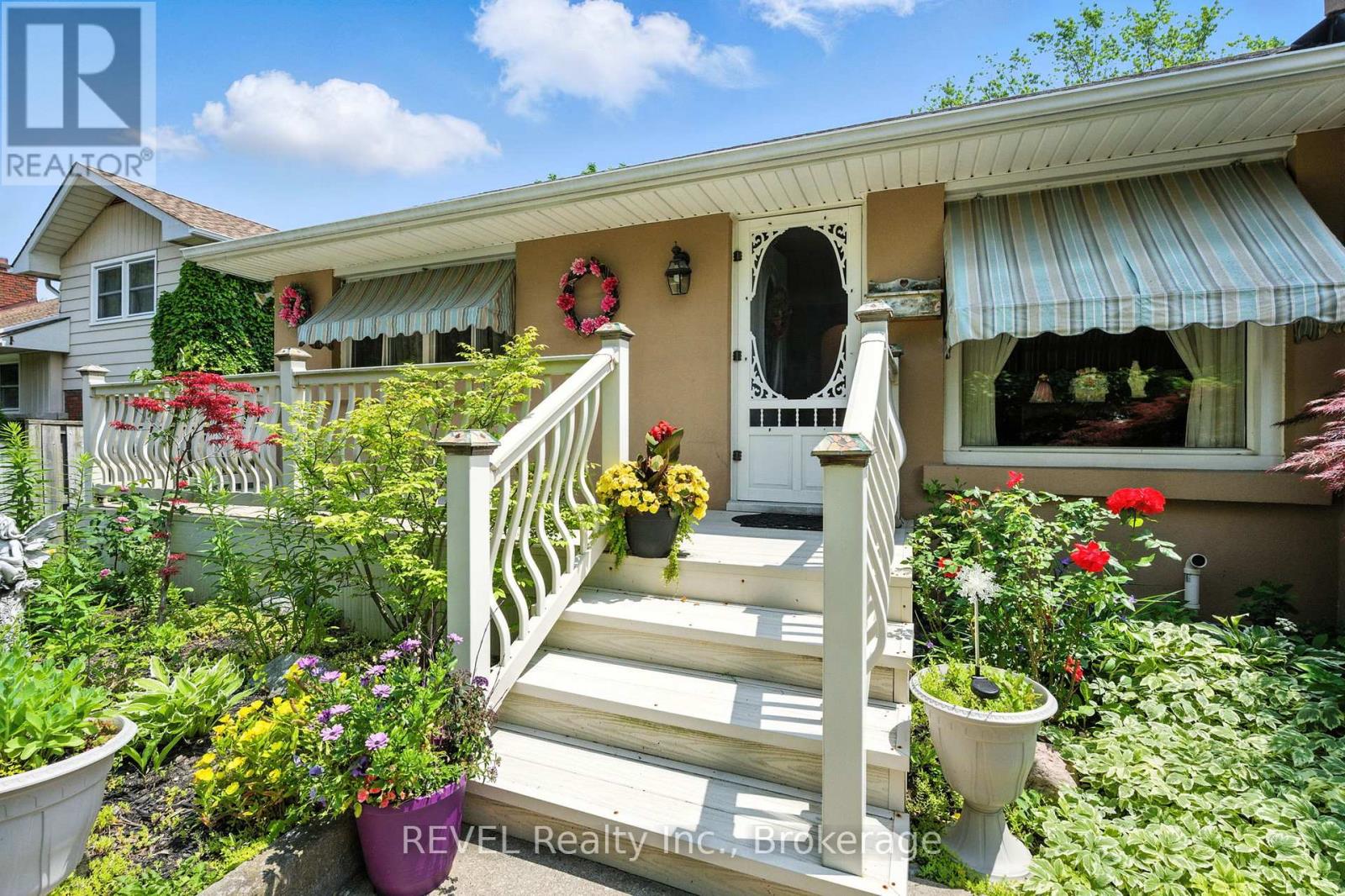 147 Village Road, St. Catharines, Ontario  L2T 3C4 - Photo 4 - X12241953