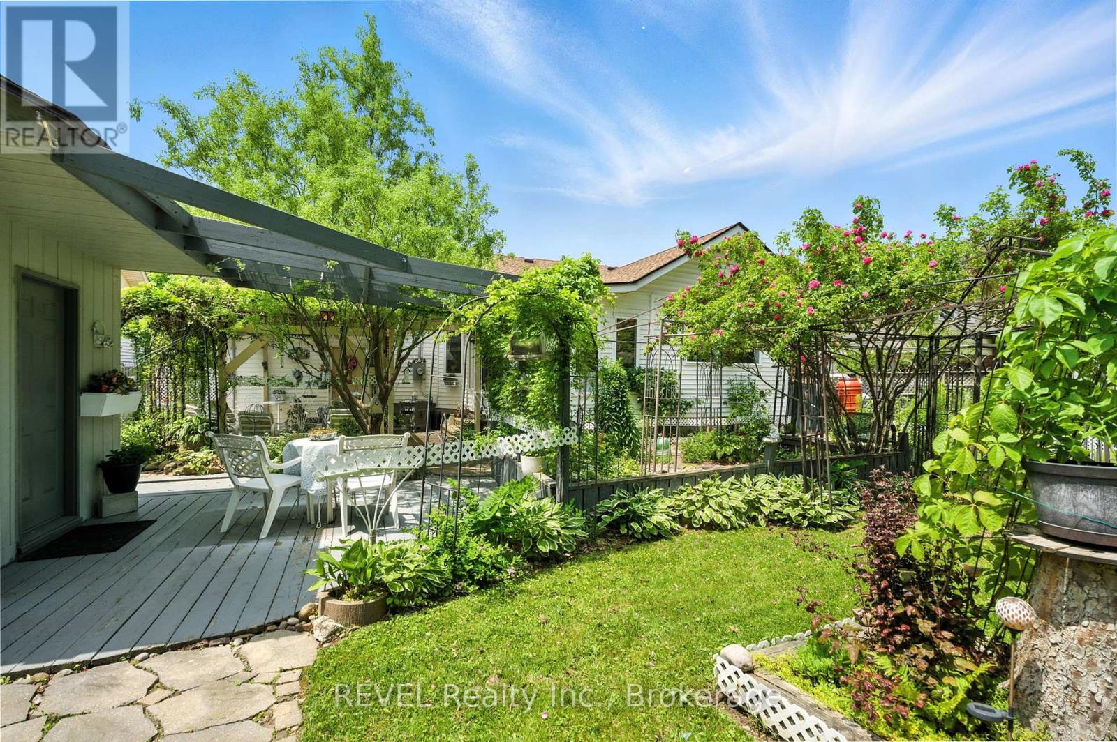 147 Village Road, St. Catharines, Ontario  L2T 3C4 - Photo 40 - X12241953