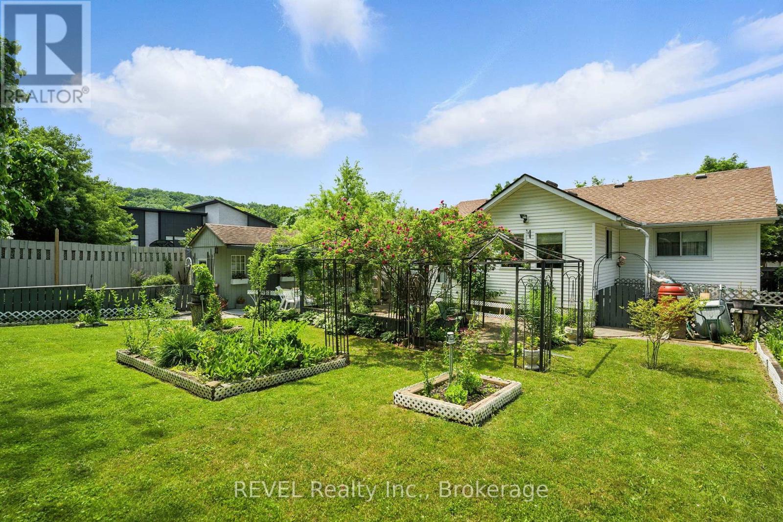 147 Village Road, St. Catharines, Ontario  L2T 3C4 - Photo 42 - X12241953