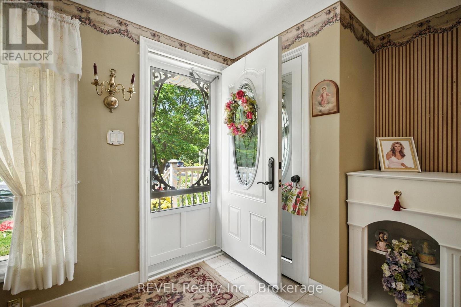 147 Village Road, St. Catharines, Ontario  L2T 3C4 - Photo 7 - X12241953