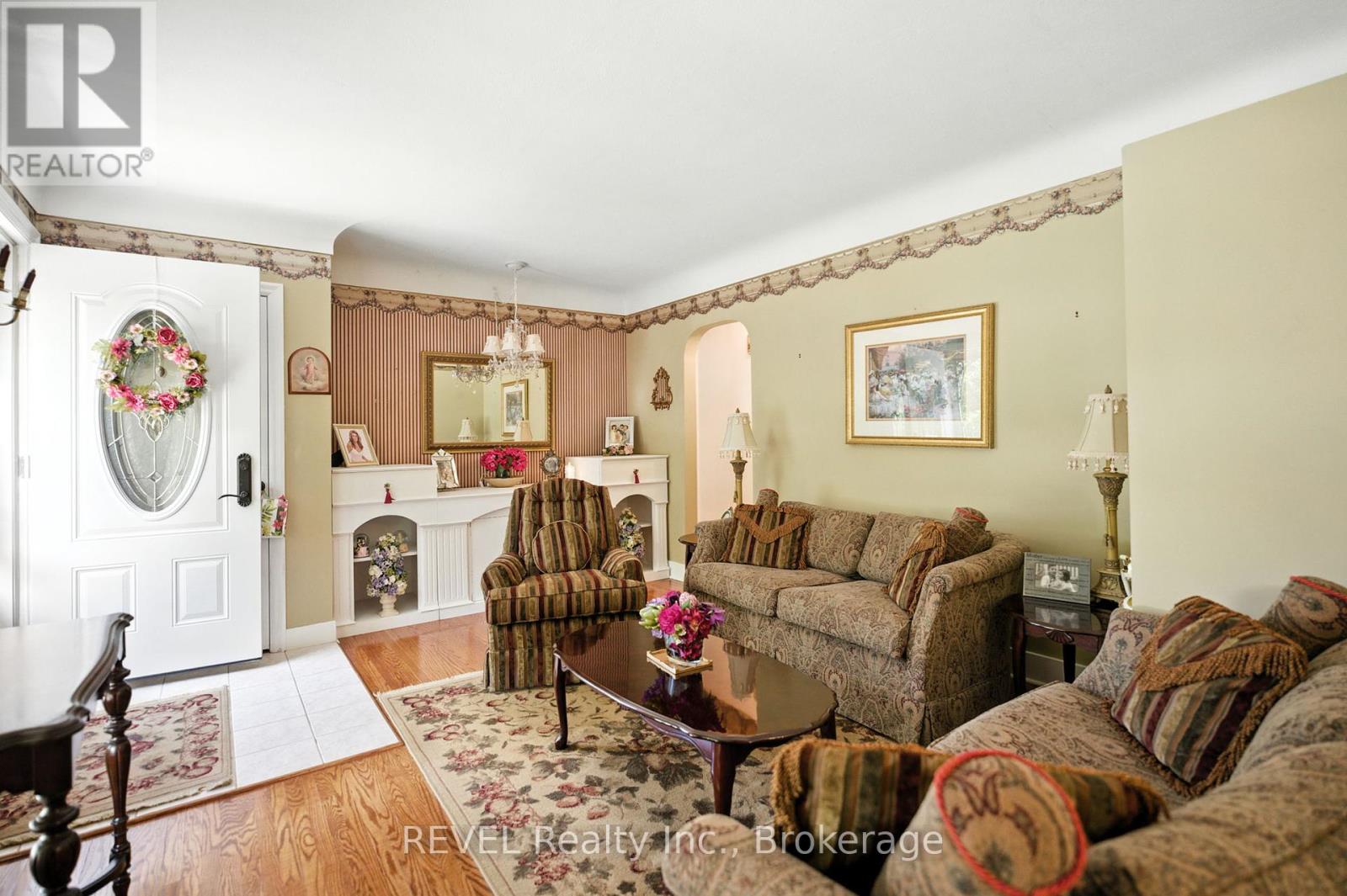 147 Village Road, St. Catharines, Ontario  L2T 3C4 - Photo 9 - X12241953