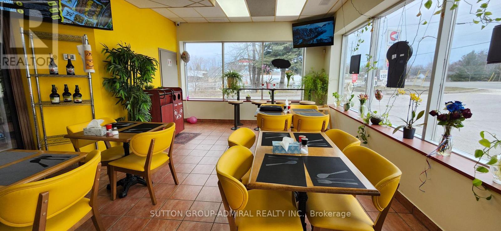 A - 256 The Queensway Street, Georgina, Ontario  L4P 2B1 - Photo 4 - N12241867