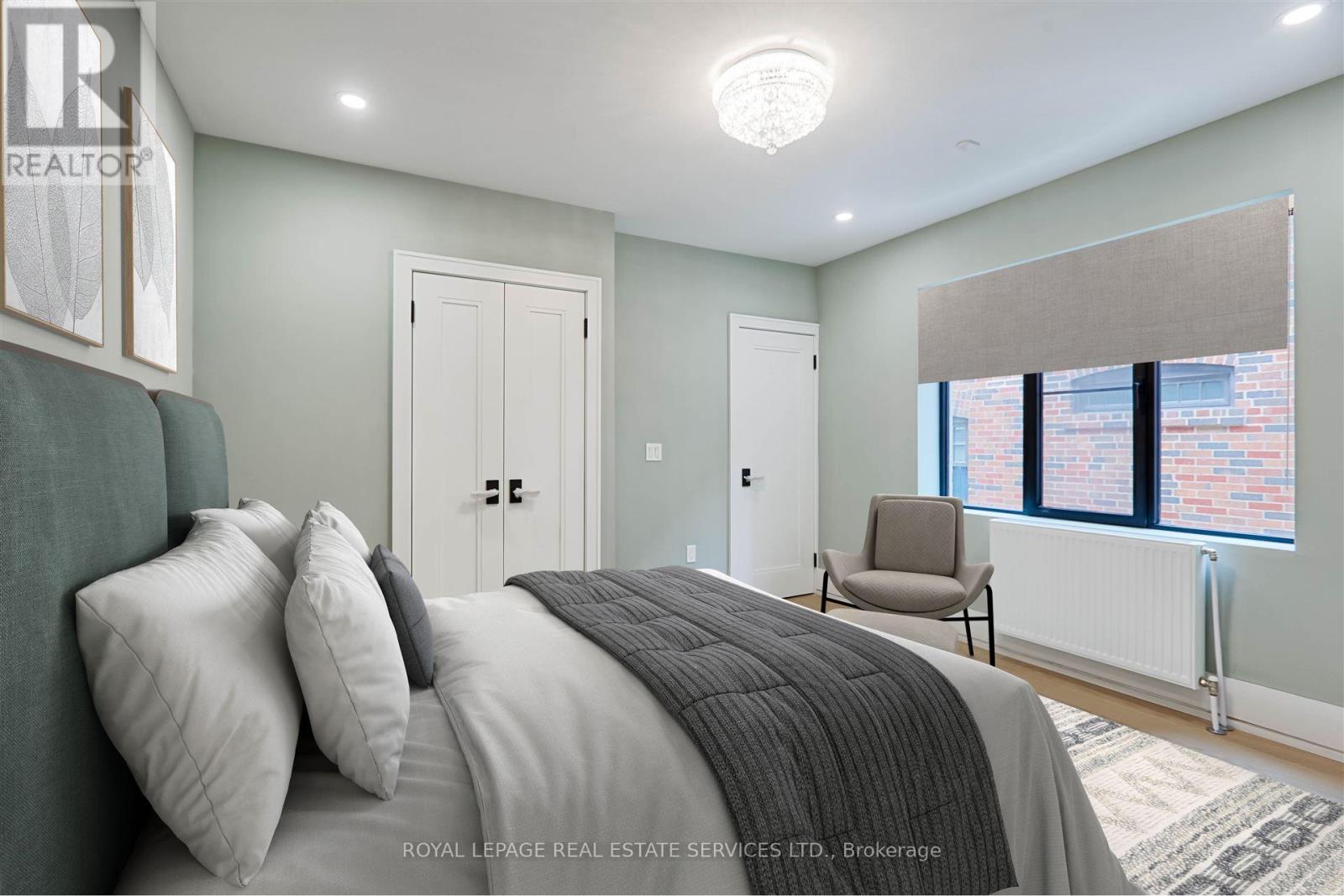 324 Riverside Drive, Toronto, Ontario  M6S 4B2 - Photo 13 - W12241880