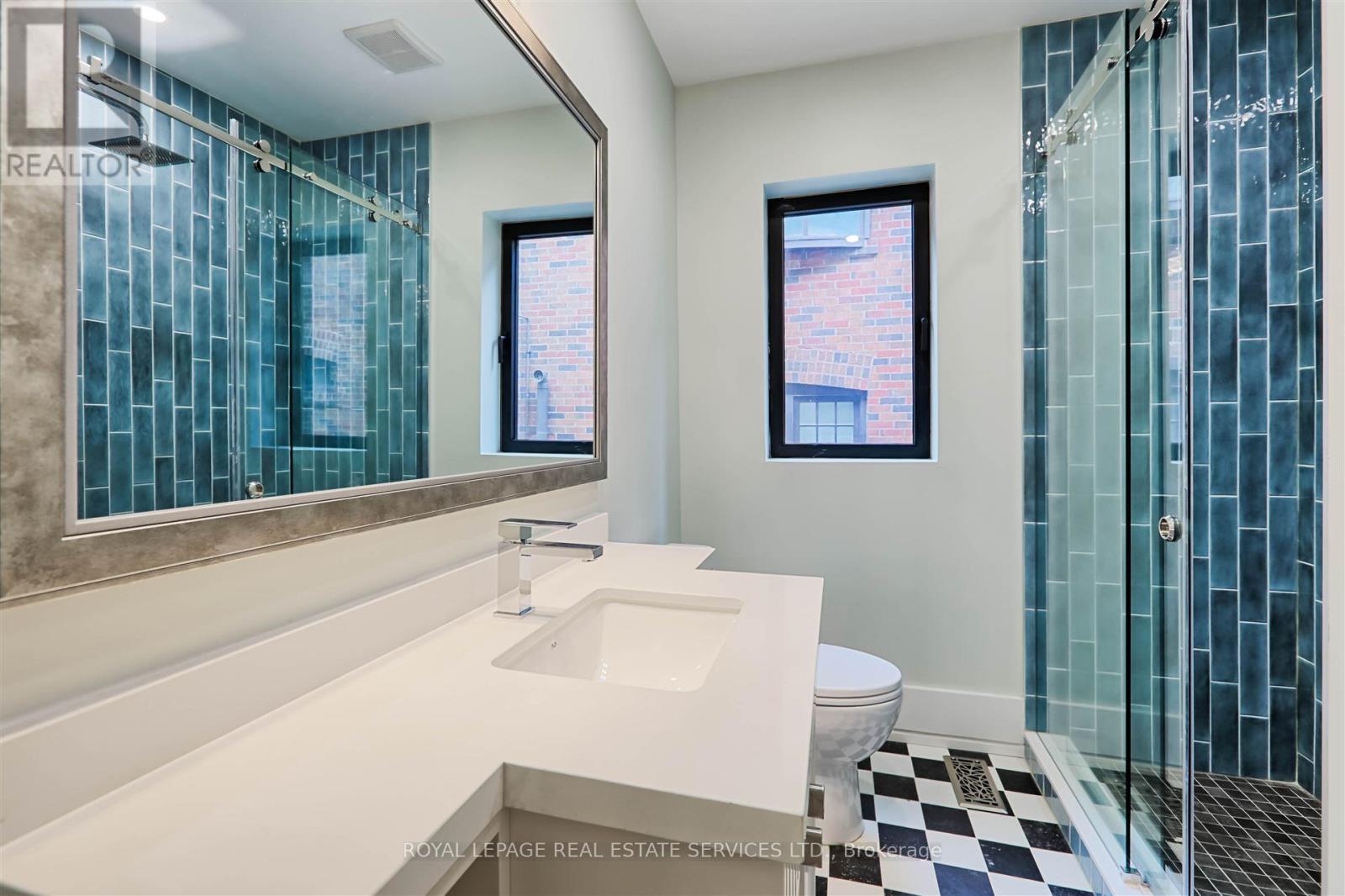 324 Riverside Drive, Toronto, Ontario  M6S 4B2 - Photo 15 - W12241880