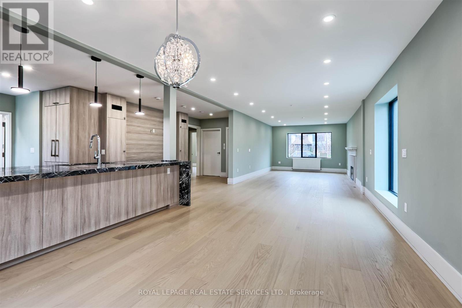 Property at 324 RIVERSIDE DRIVE image 2