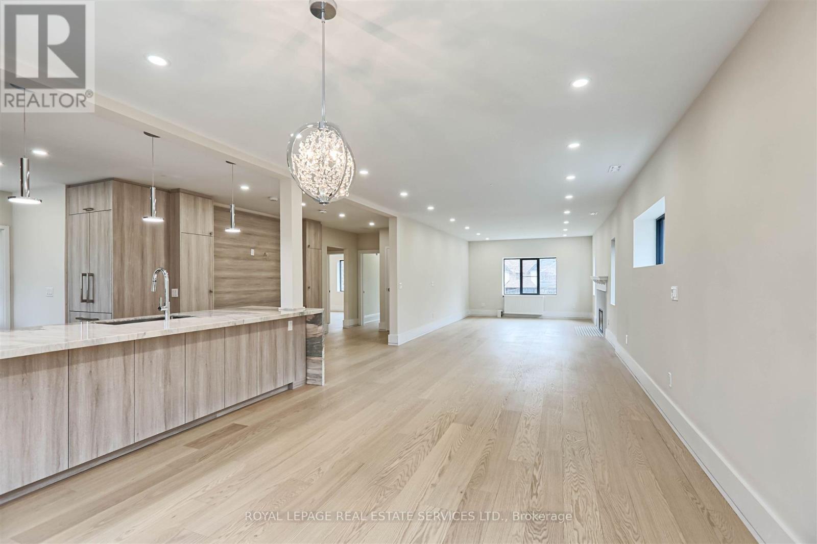 324 Riverside Drive, Toronto, Ontario  M6S 4B2 - Photo 20 - W12241880