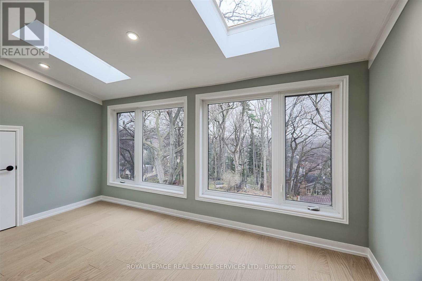 324 Riverside Drive, Toronto, Ontario  M6S 4B2 - Photo 27 - W12241880