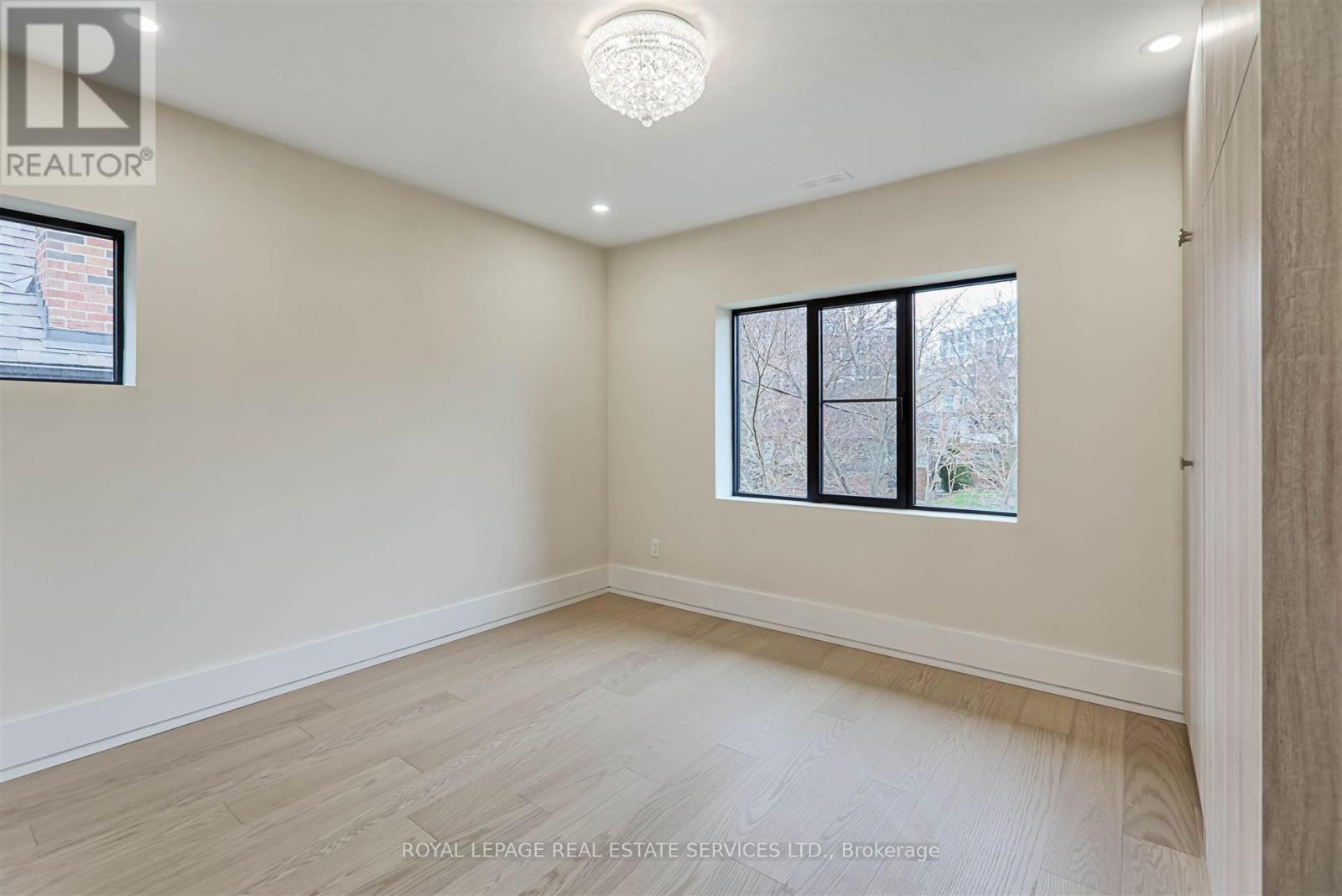 324 Riverside Drive, Toronto, Ontario  M6S 4B2 - Photo 31 - W12241880