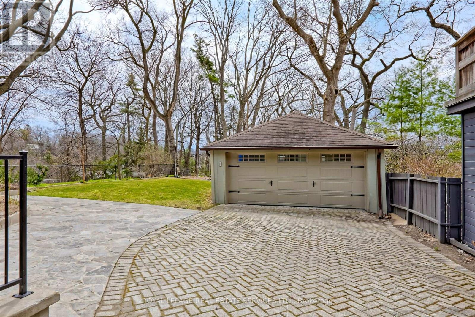 324 Riverside Drive, Toronto, Ontario  M6S 4B2 - Photo 46 - W12241880