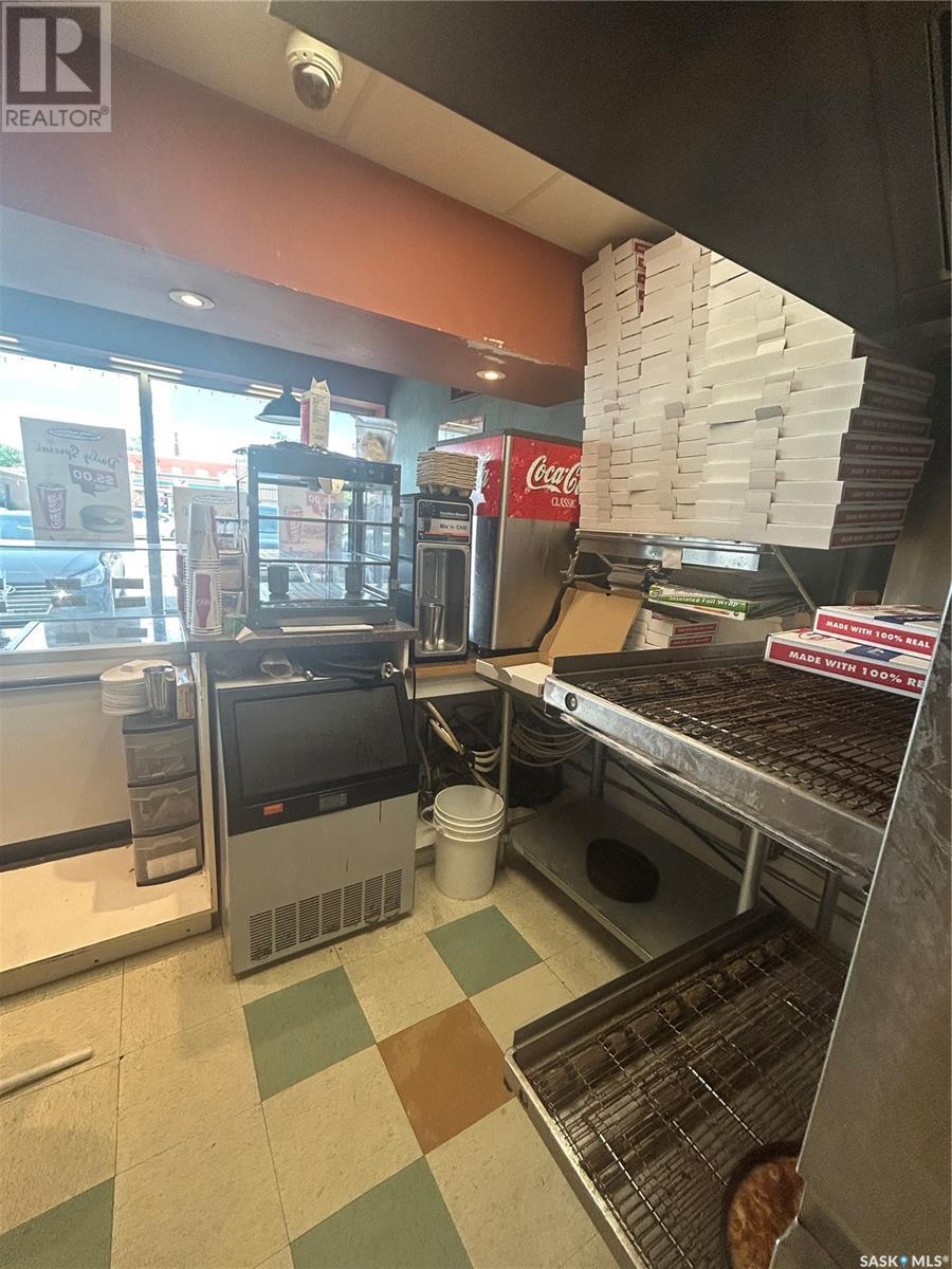 708 Main Street N, Moose Jaw, Saskatchewan  S6H 2G1 - Photo 12 - SK010558