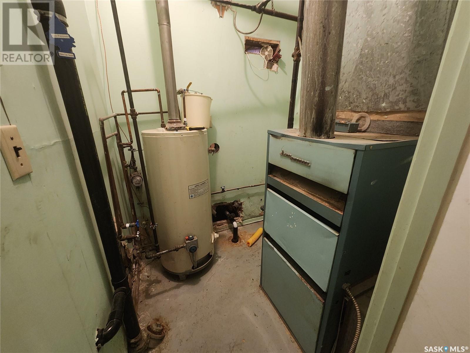 38 Edouard Beaupre Street, Willow Bunch, Saskatchewan  S0H 4K0 - Photo 13 - SK010524