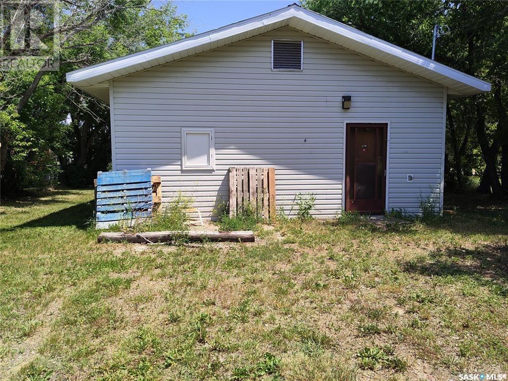 38 Edouard Beaupre Street, Willow Bunch, Saskatchewan  S0H 4K0 - Photo 20 - SK010524