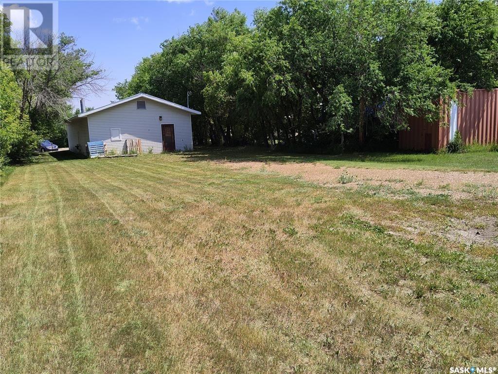 38 Edouard Beaupre Street, Willow Bunch, Saskatchewan  S0H 4K0 - Photo 22 - SK010524