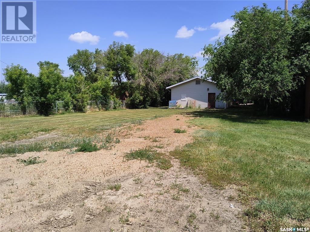 38 Edouard Beaupre Street, Willow Bunch, Saskatchewan  S0H 4K0 - Photo 23 - SK010524