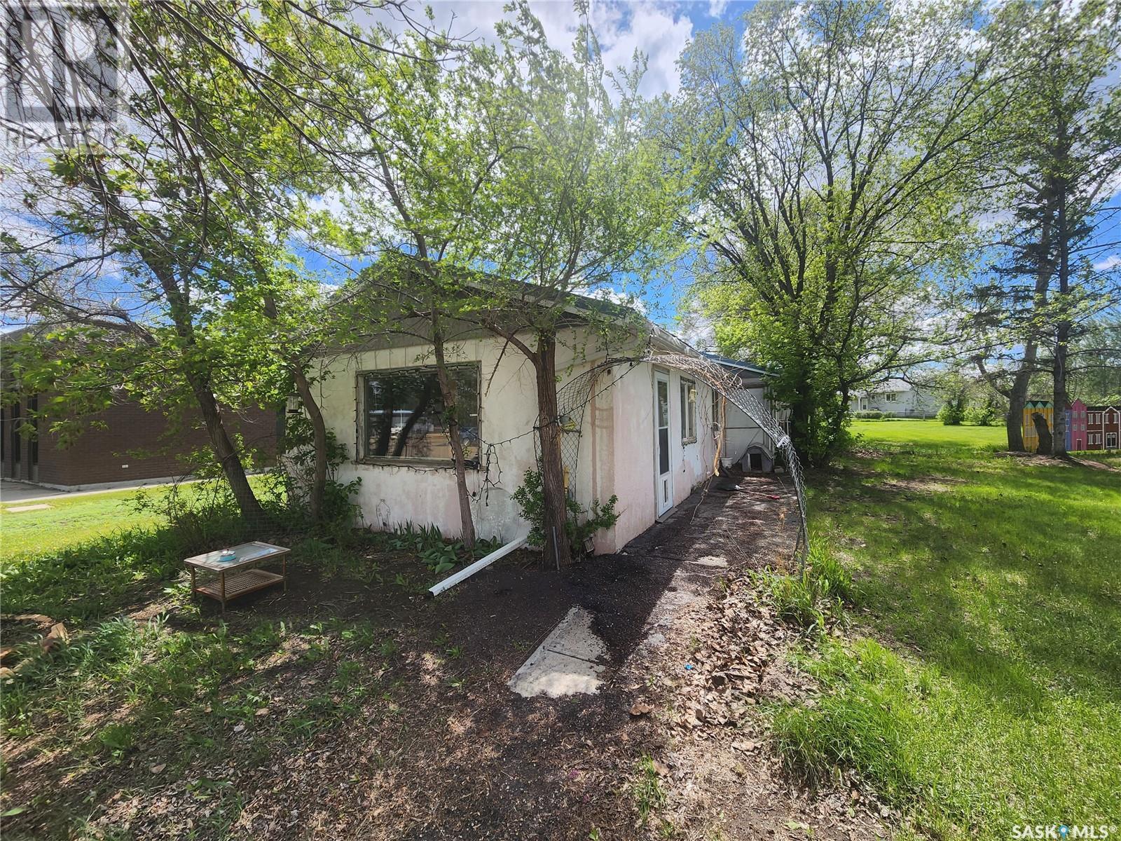 20 Edouard Beaupre STREET, Willow Bunch, Saskatchewan