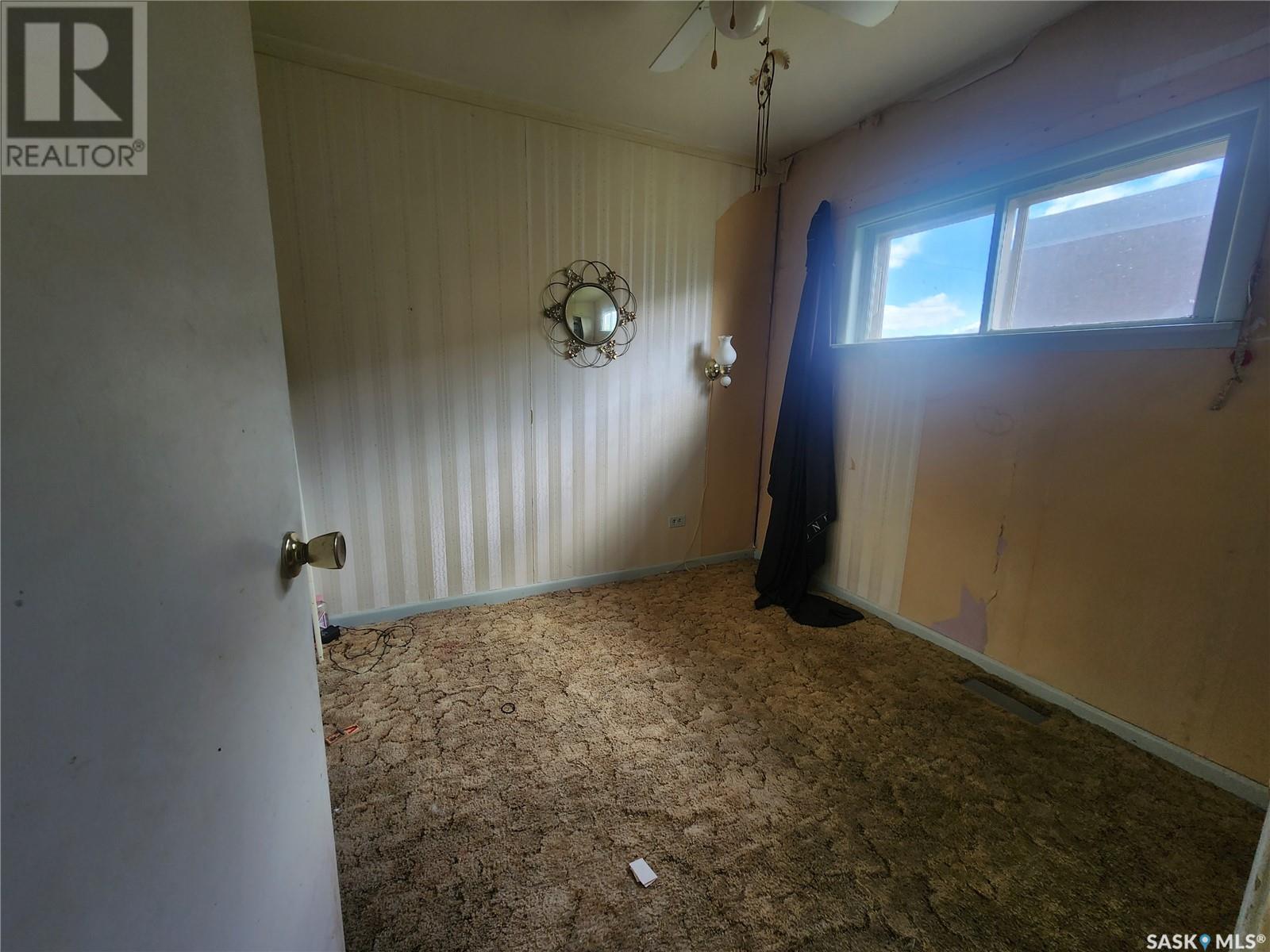20 Edouard Beaupre Street, Willow Bunch, Saskatchewan  S0H 4K0 - Photo 12 - SK010523