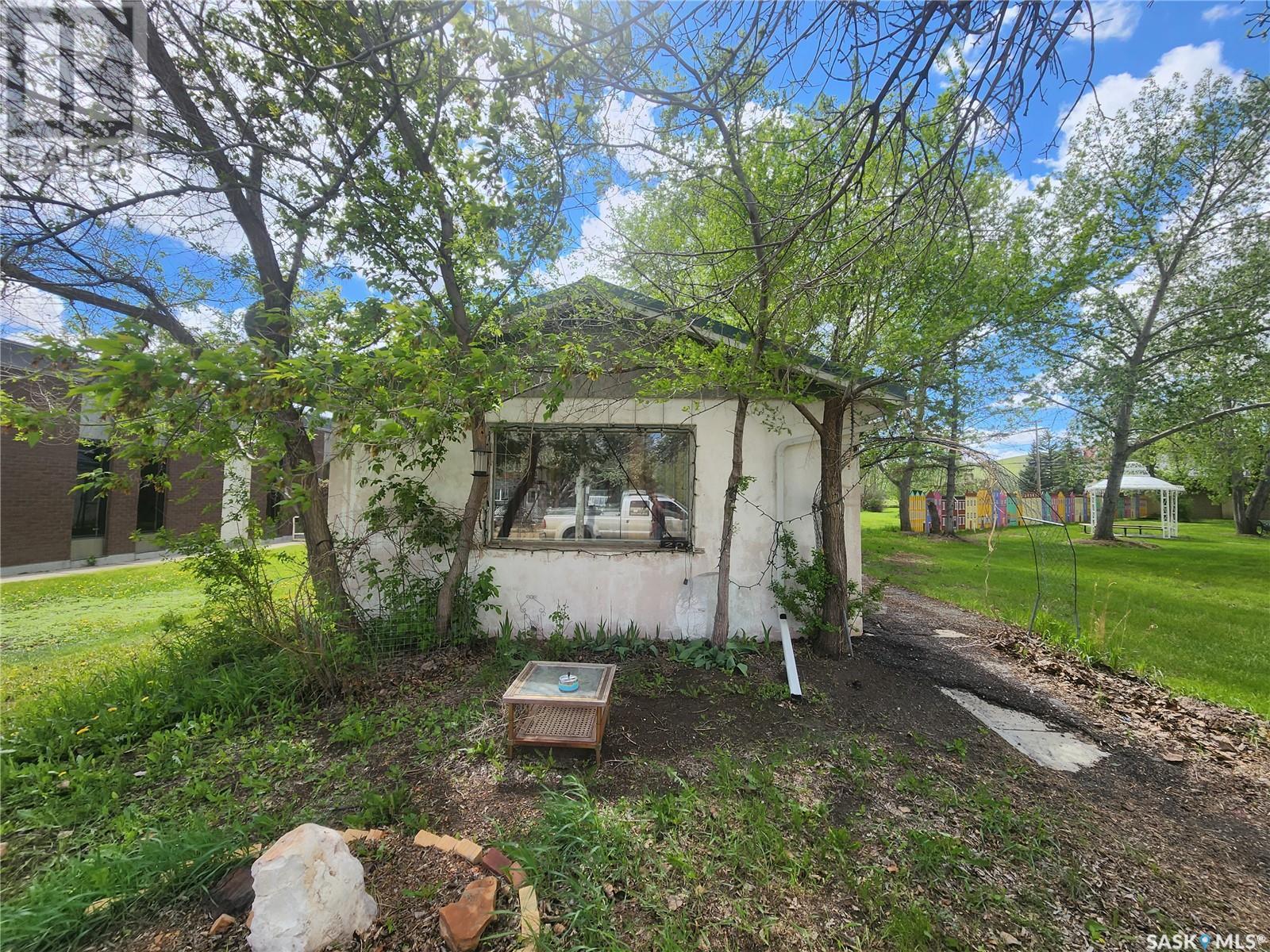 20 Edouard Beaupre Street, Willow Bunch, Saskatchewan  S0H 4K0 - Photo 16 - SK010523