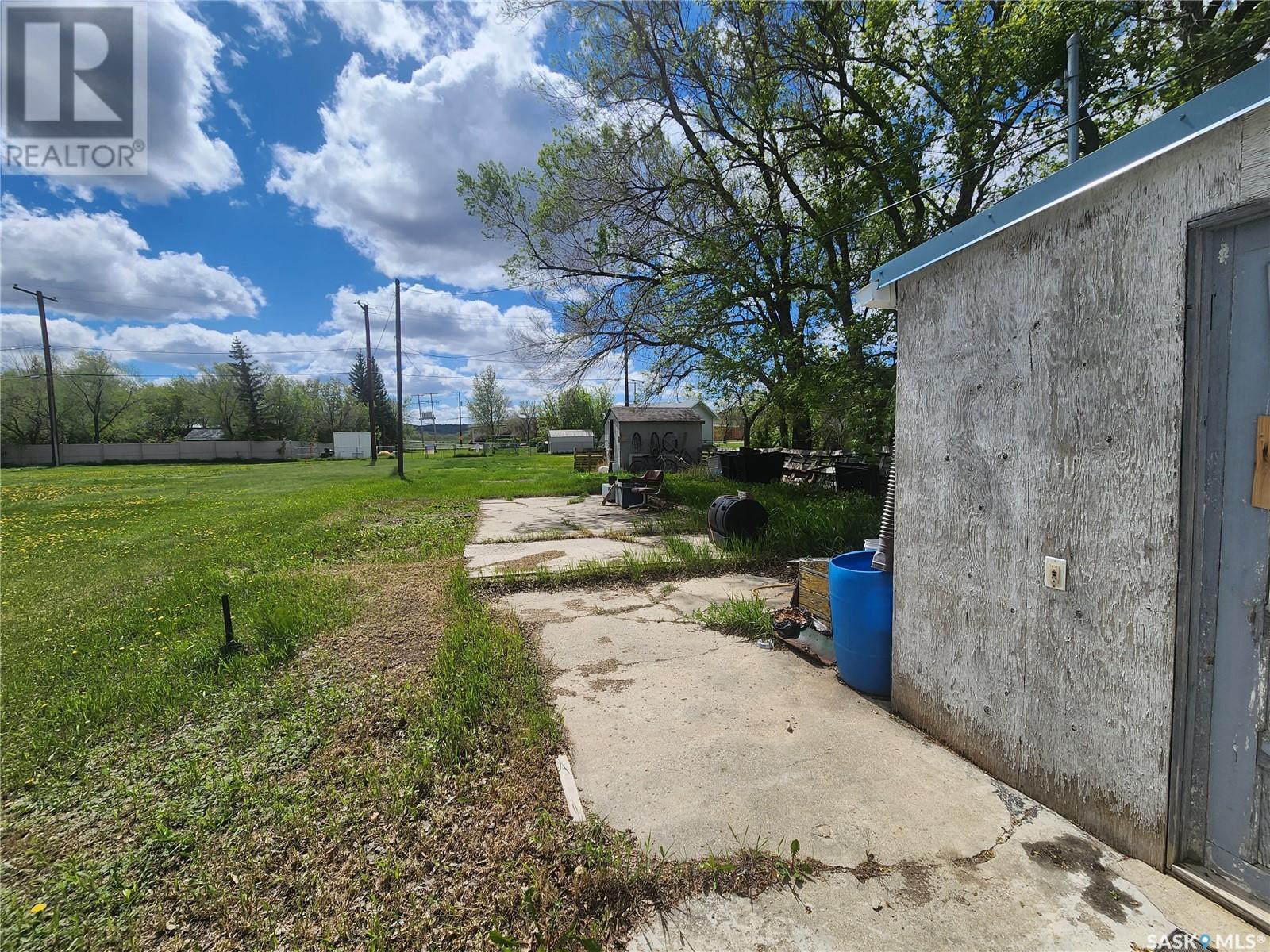 20 Edouard Beaupre Street, Willow Bunch, Saskatchewan  S0H 4K0 - Photo 18 - SK010523