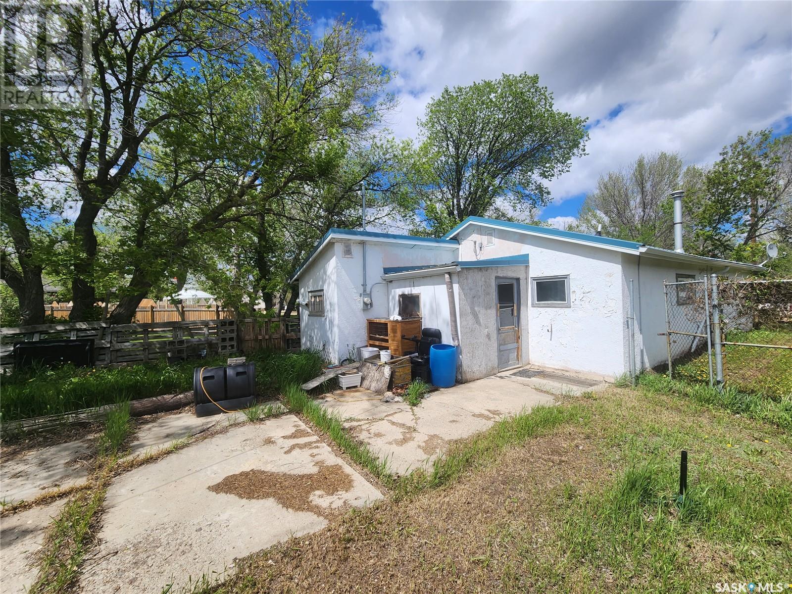 20 Edouard Beaupre Street, Willow Bunch, Saskatchewan  S0H 4K0 - Photo 21 - SK010523