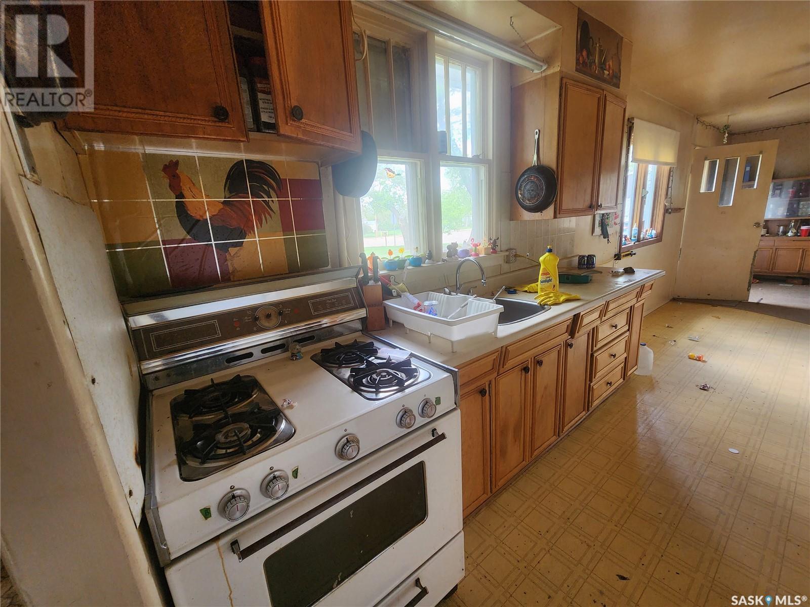 20 Edouard Beaupre Street, Willow Bunch, Saskatchewan  S0H 4K0 - Photo 9 - SK010523