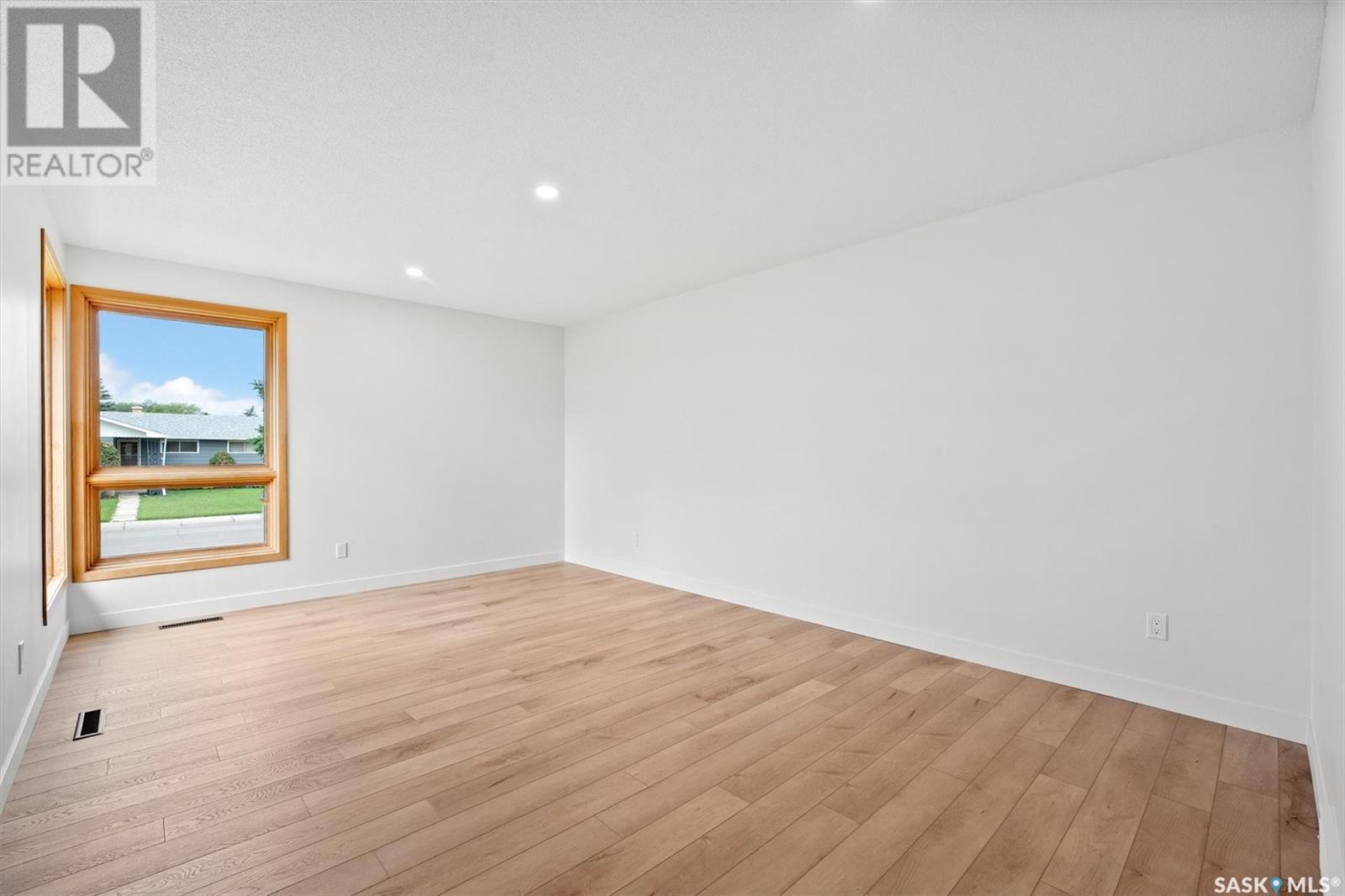 Property at 62 Britnell CRESCENT image 4