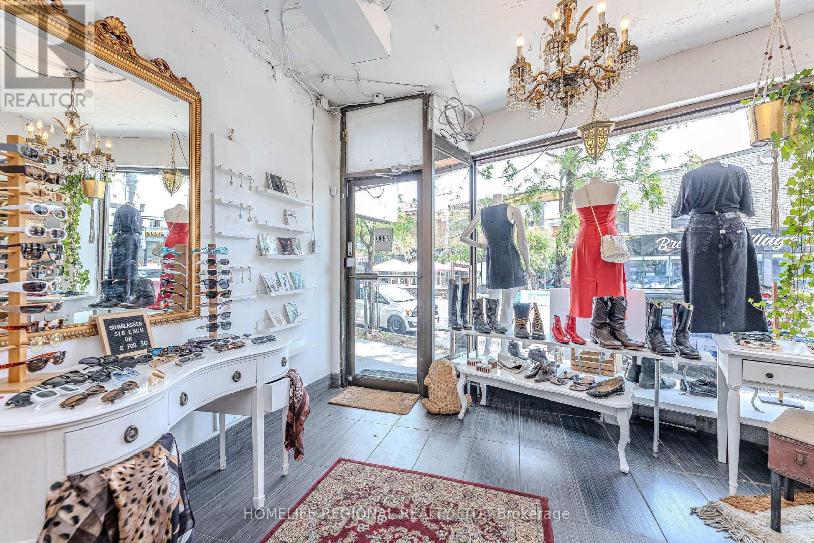 Main Floor - 1573 Dundas Street W, Toronto, Ontario  M6K 1T9 - Photo 2 - C12242055