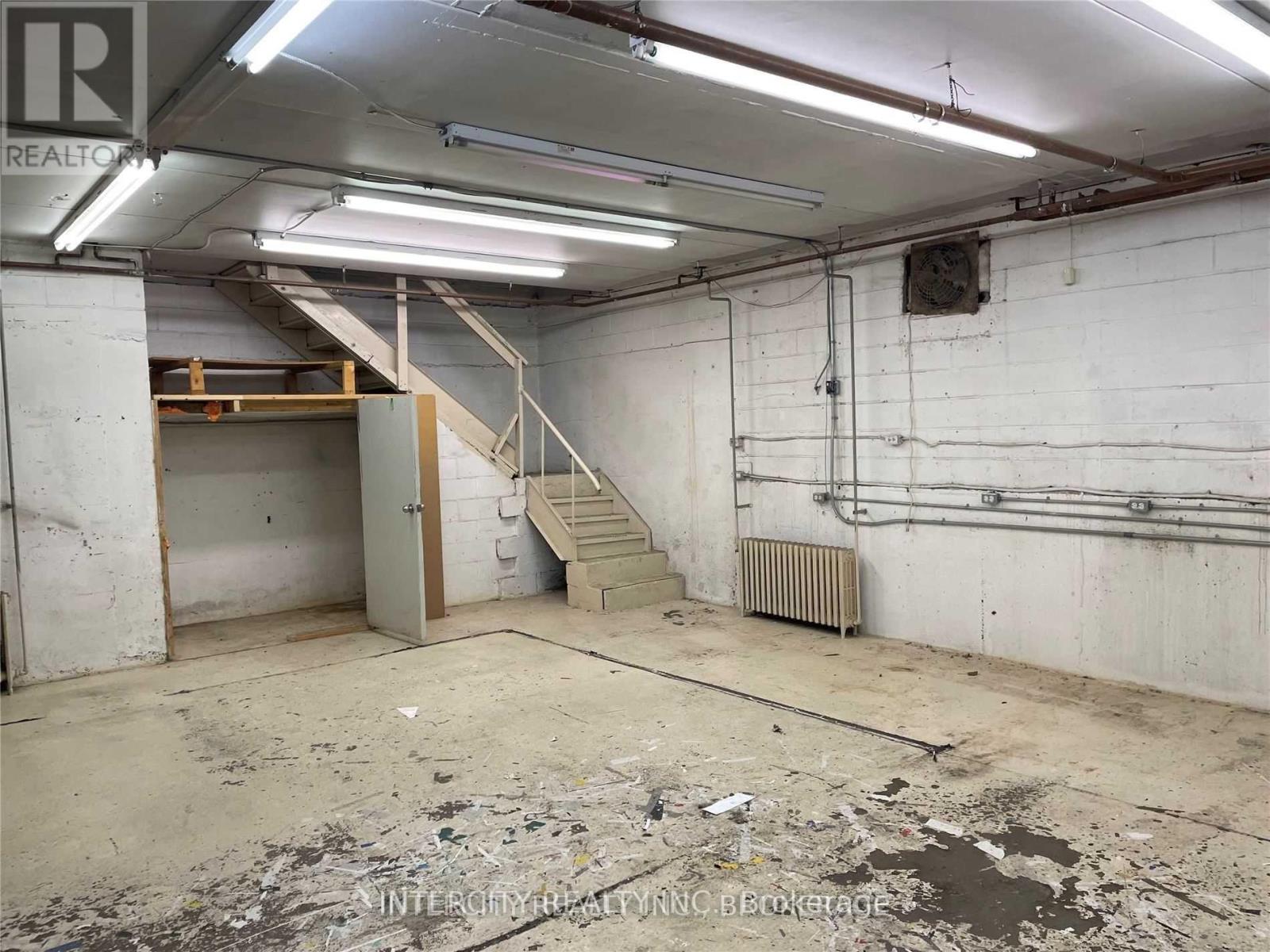 125 Blake Street, Toronto, Ontario  M4J 3E2 - Photo 3 - E12242036