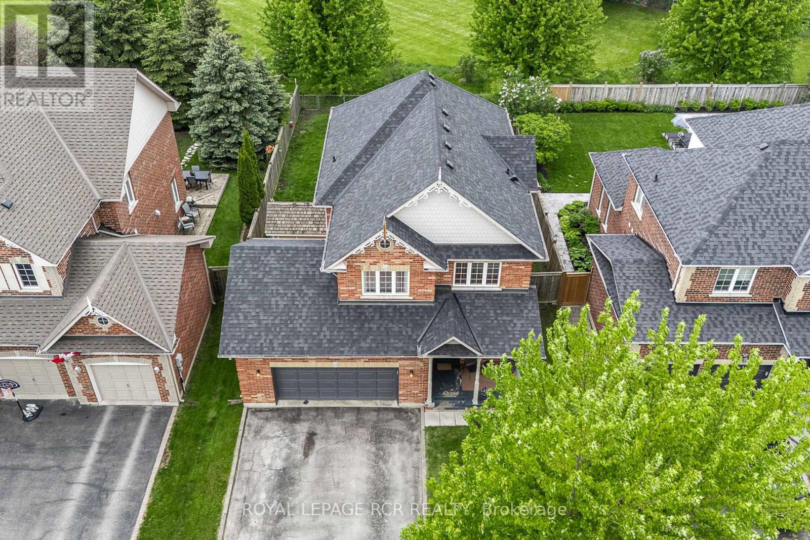 Property at 4 CASETON CRESCENT image 3