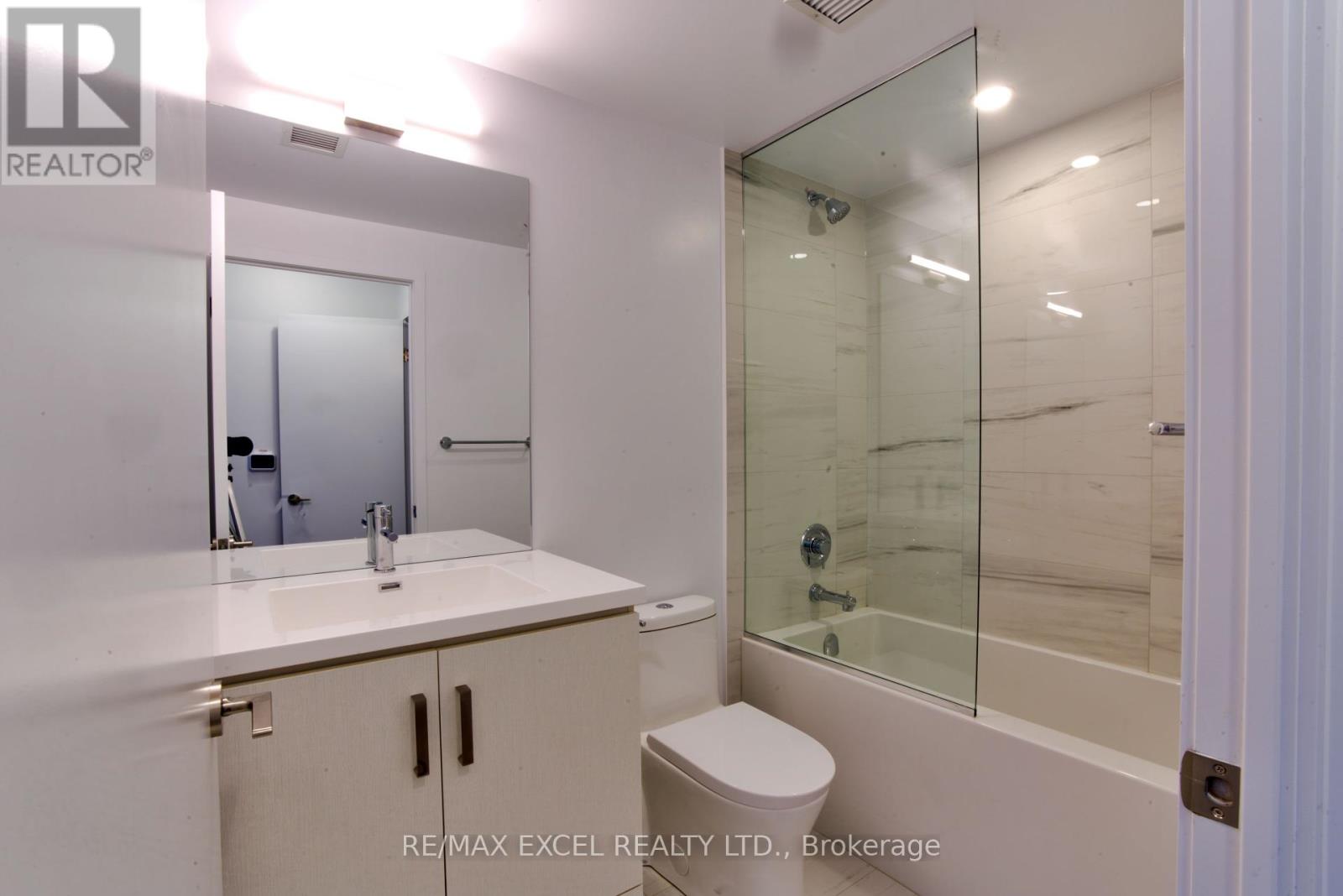 1102 - 38 Honeycrisp Crescent, Vaughan, Ontario  L4K 0M8 - Photo 16 - N12242108