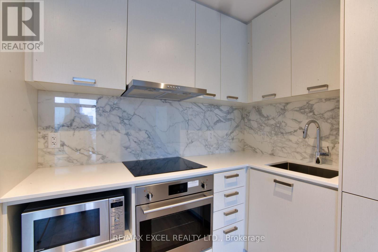 Property at 1102 - 38 HONEYCRISP CRESCENT image 5