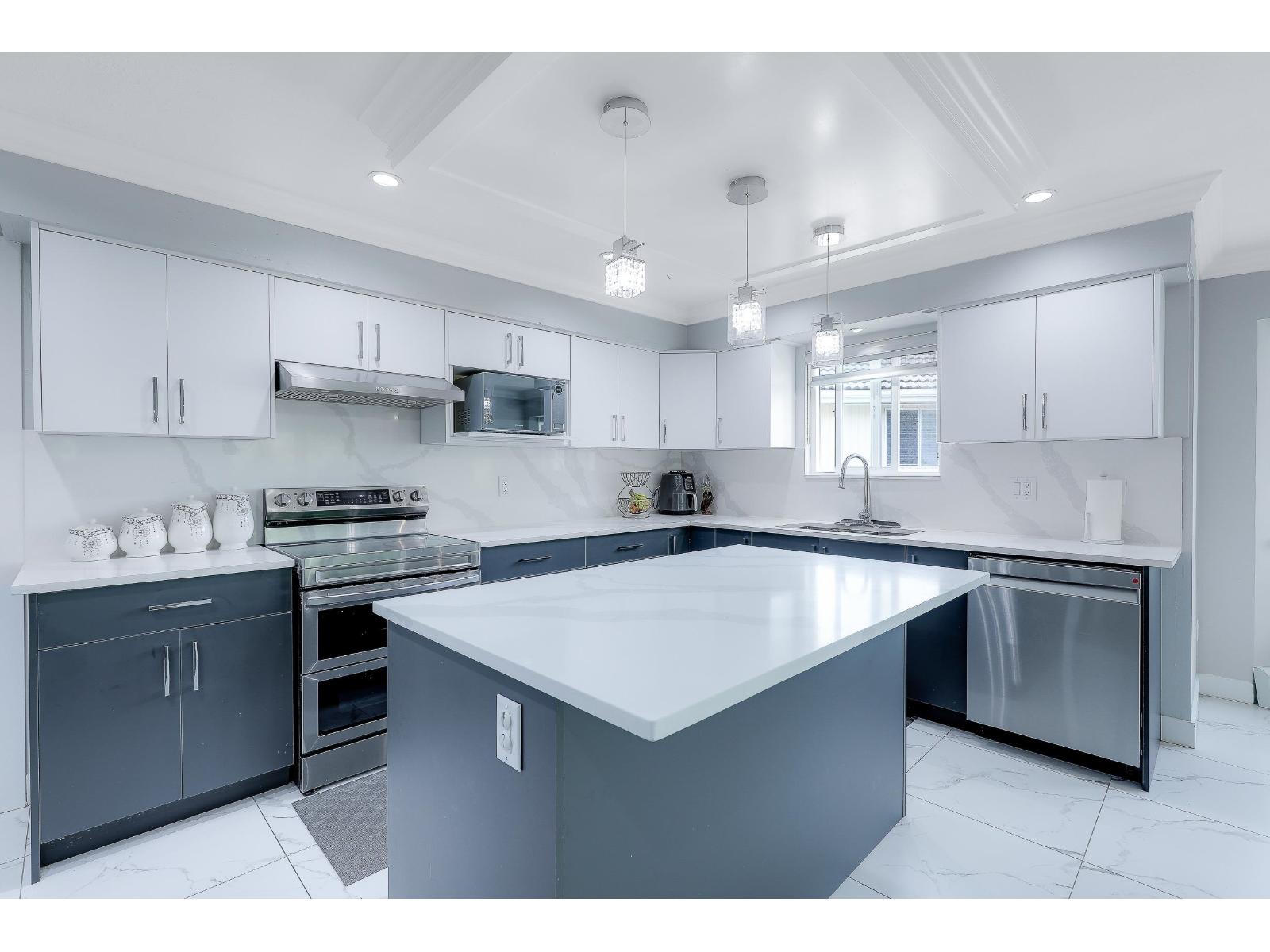 7595 122a Street, Surrey, British Columbia  V3W 0K7 - Photo 4 - R3018556