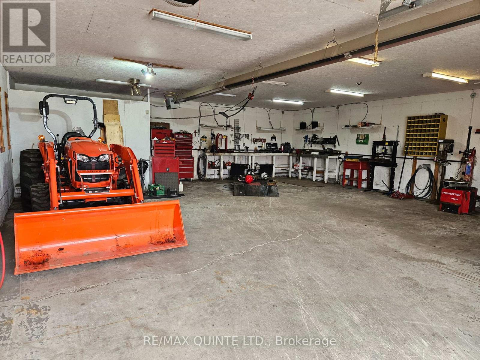 7 Clarke Road, Prince Edward County (Hallowell Ward), Ontario  K0K 2T0 - Photo 15 - X12242134