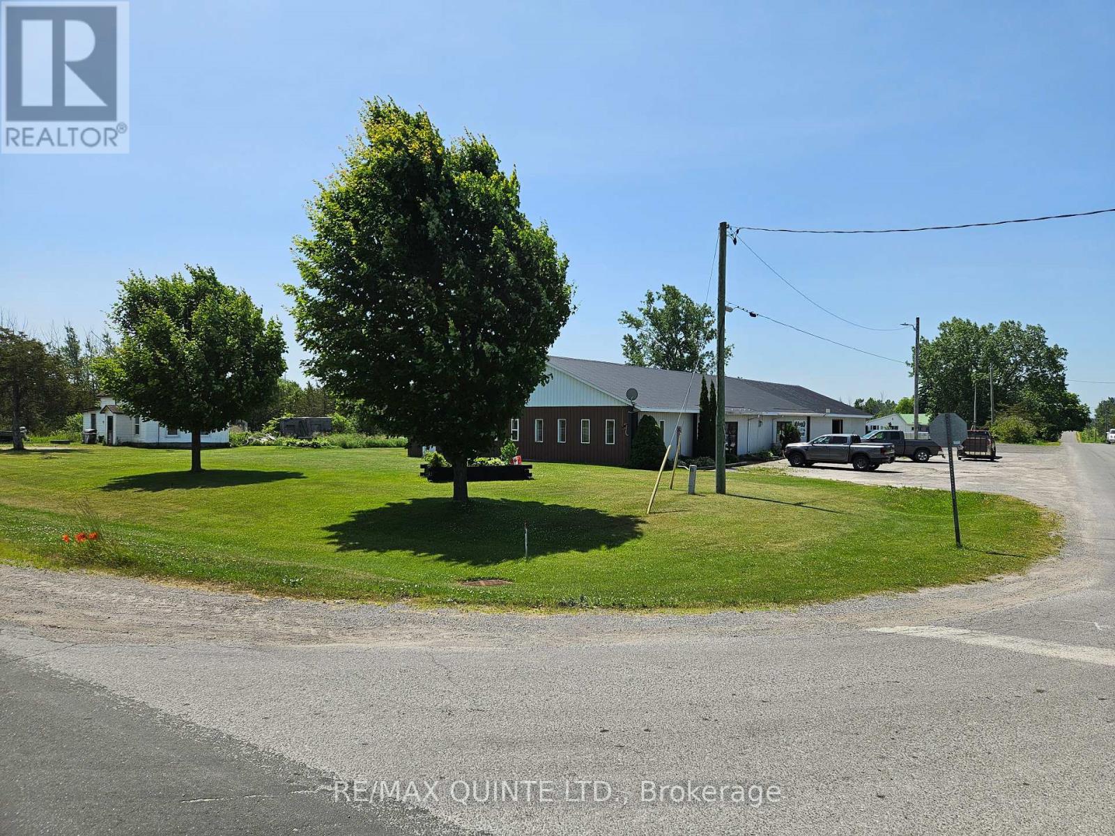 7 Clarke Road, Prince Edward County (Hallowell Ward), Ontario  K0K 2T0 - Photo 8 - X12242134