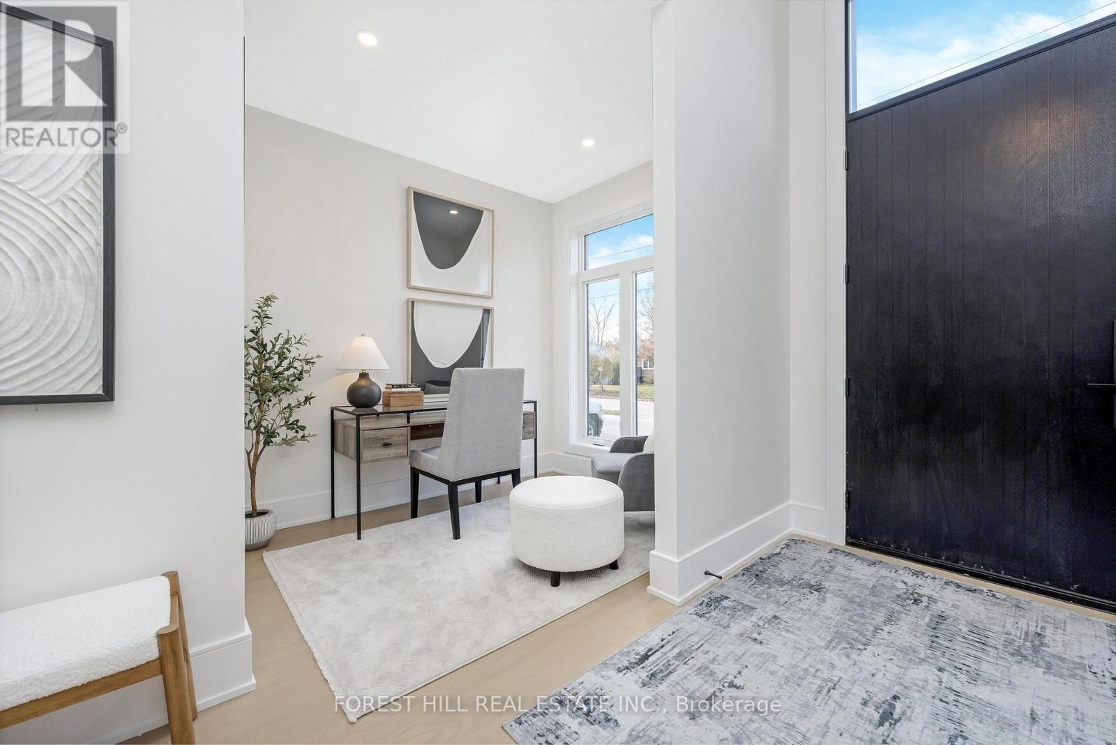 Property at 348 KINGSLEIGH COURT image 4
