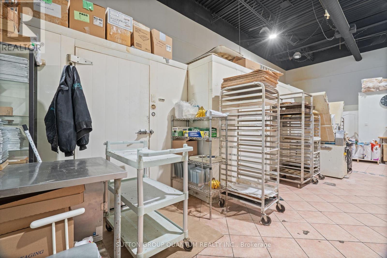 6 - 2555 Dixie Road, Mississauga, Ontario  L4Y 4C4 - Photo 14 - W12242046