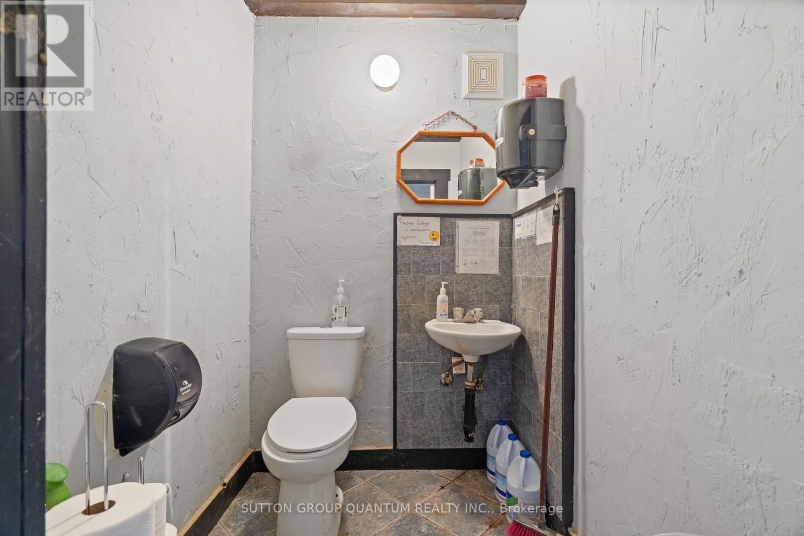 6 - 2555 Dixie Road, Mississauga, Ontario  L4Y 4C4 - Photo 27 - W12242046