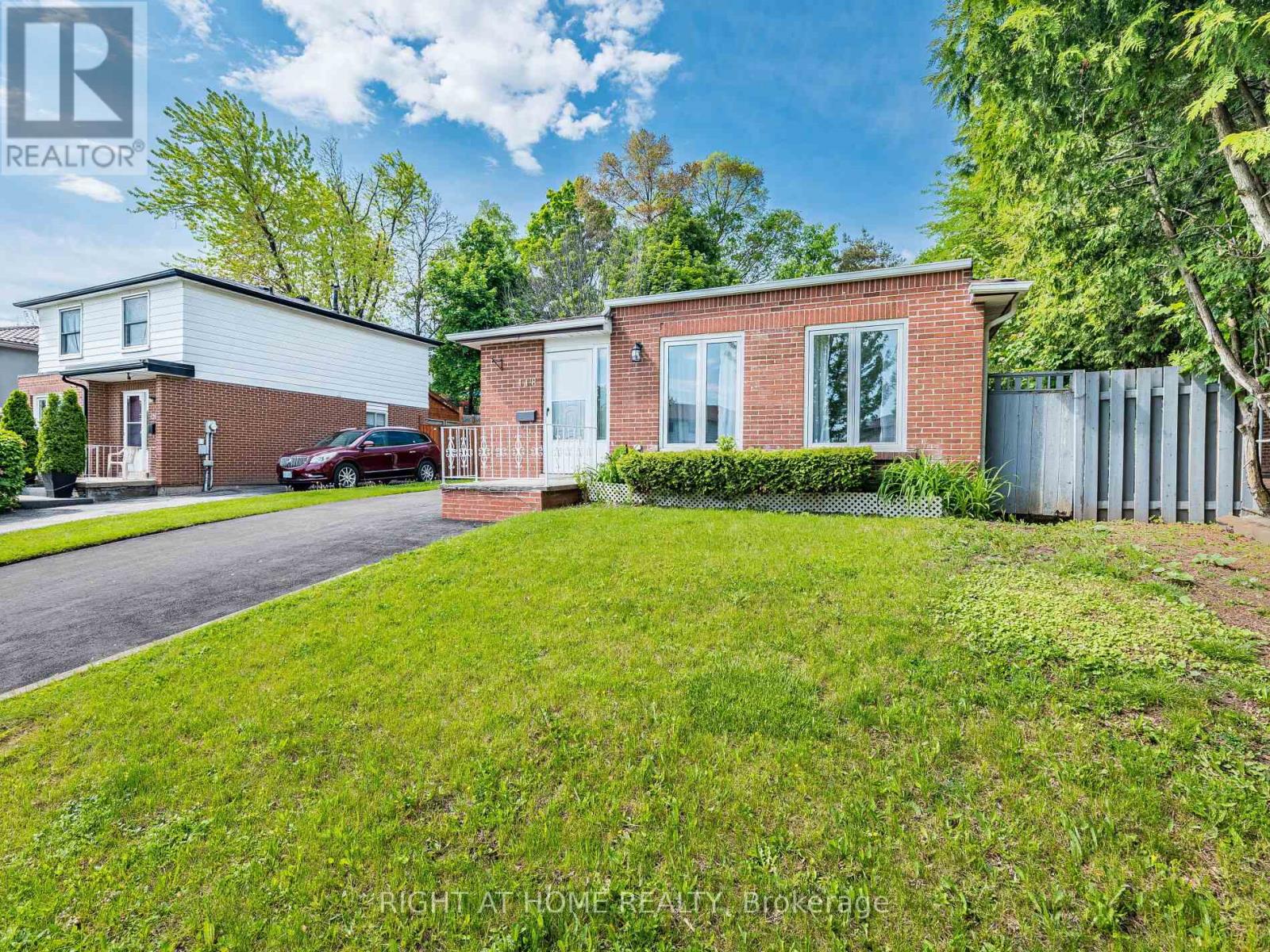 Property at 118 BONHAM BOULEVARD image 3
