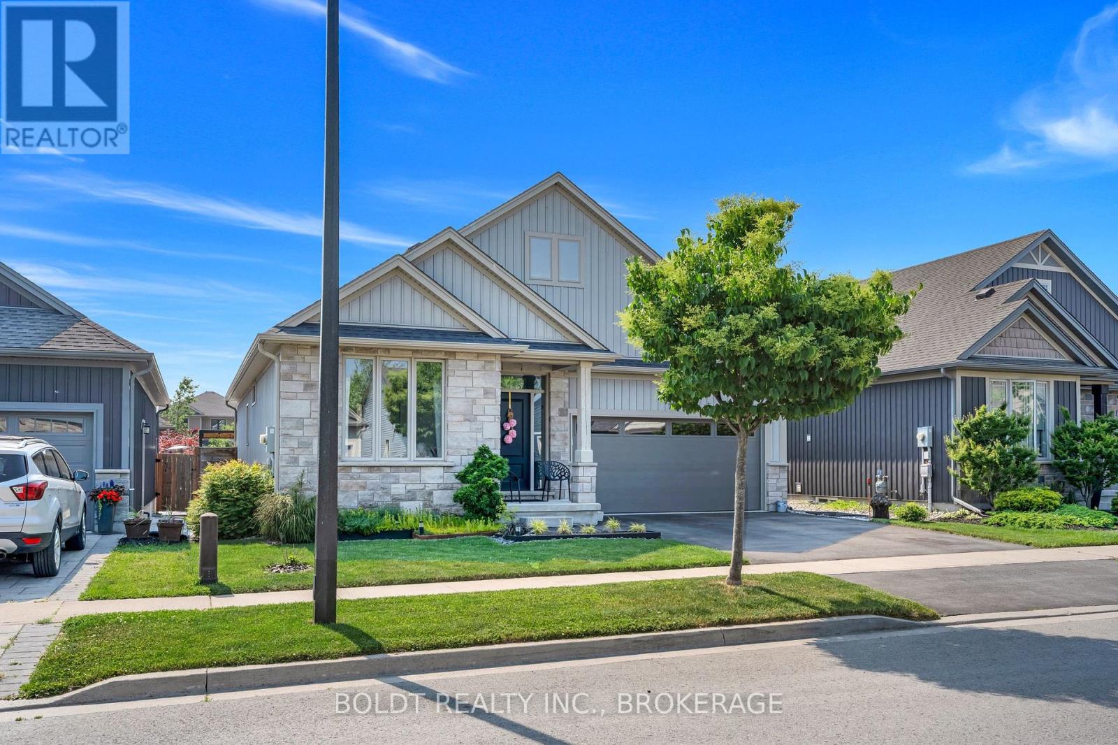 Property at 75 PARKSIDE DRIVE image 3