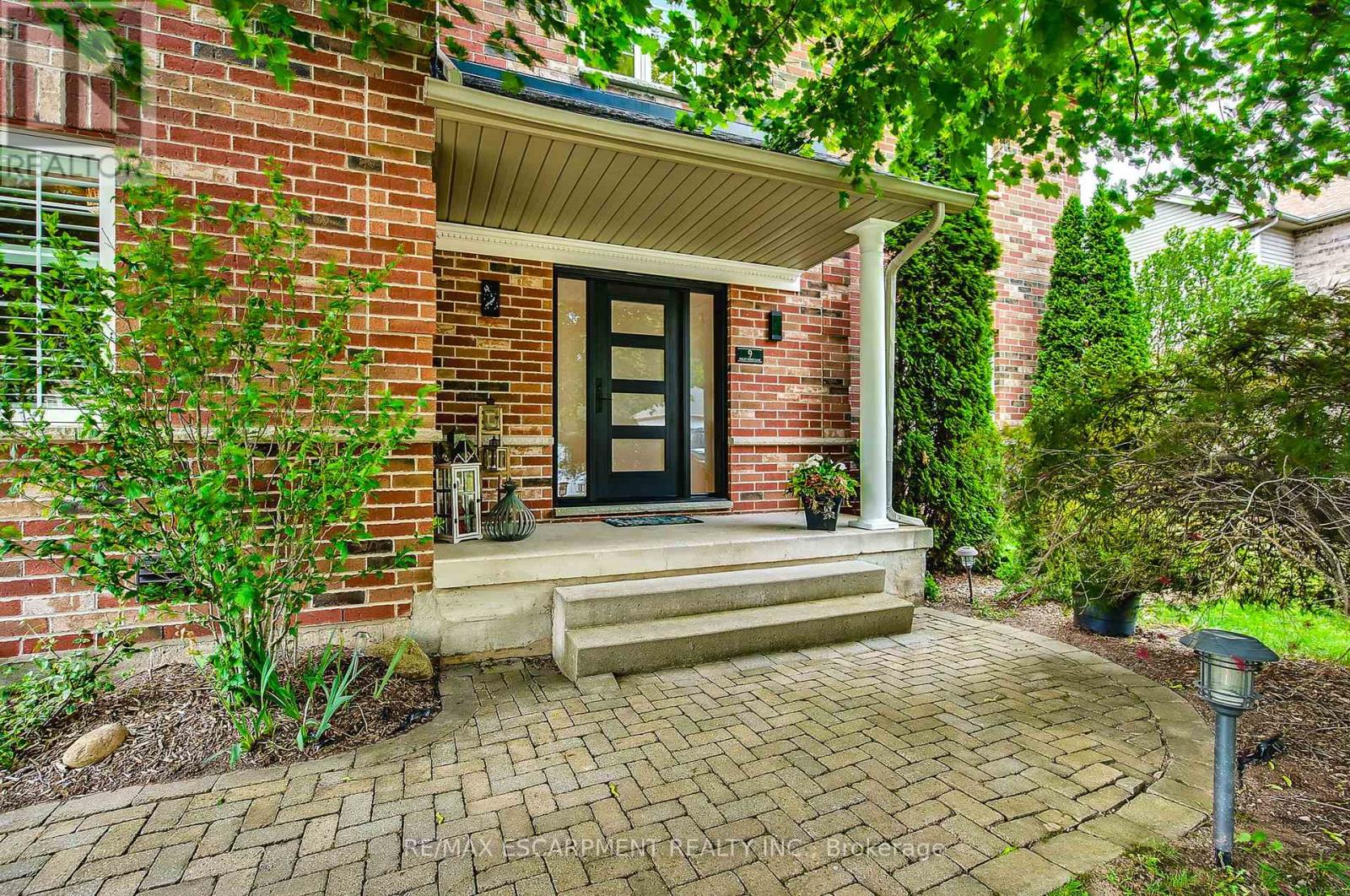 Property at 9 VALLEY RIDGE LANE image 2