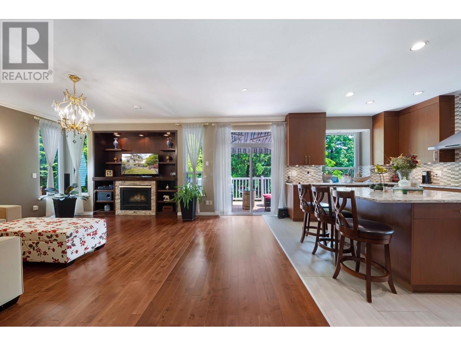 6 Linden Street, Port Moody, British Columbia  V3H 5C1 - Photo 2 - R3019301