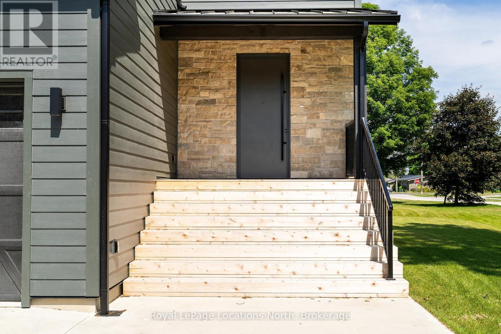 Property at 18 MELVILLE STREET image 3