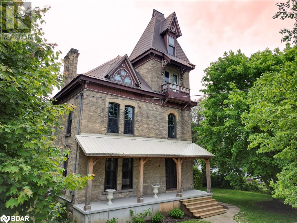 Property at 150 WELLINGTON Street E image 2