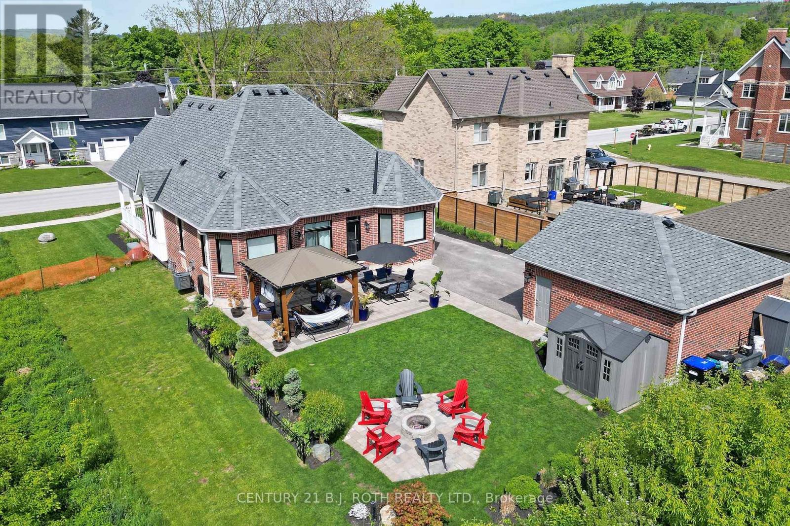 157 Mary Street, Clearview, Ontario  L0M 1G0 - Photo 4 - S12179255