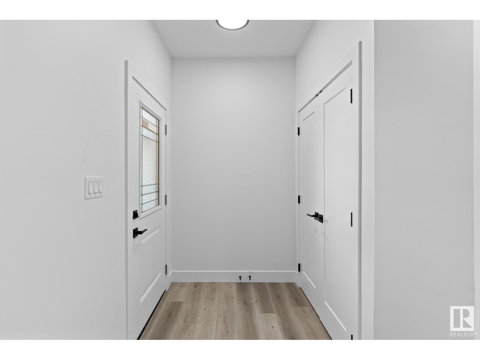 Property at 120 Spring LI image 4
