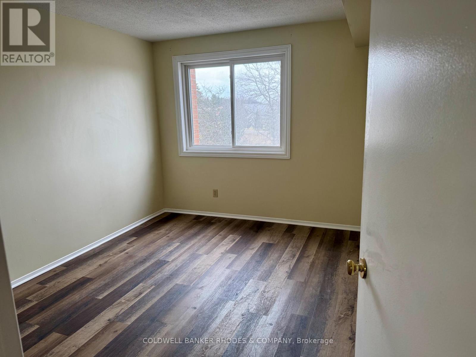 404 - 325 Centrum Boulevard, Ottawa, Ontario  K1E 3W8 - Photo 6 - X12236870