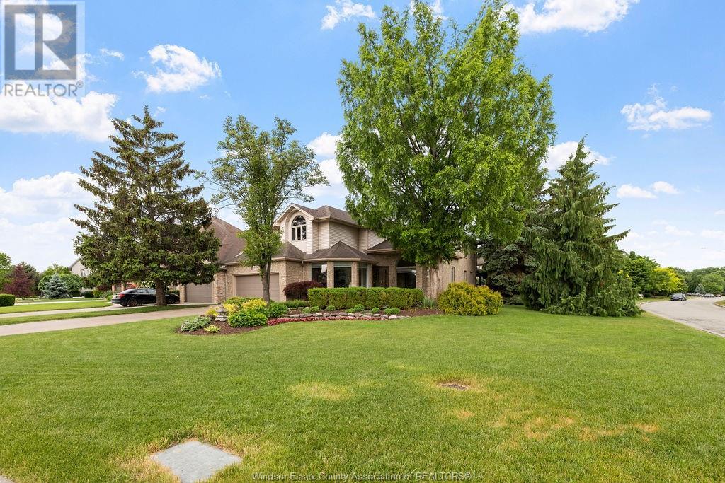 Property at 127 MCMURREN CRESCENT image 4
