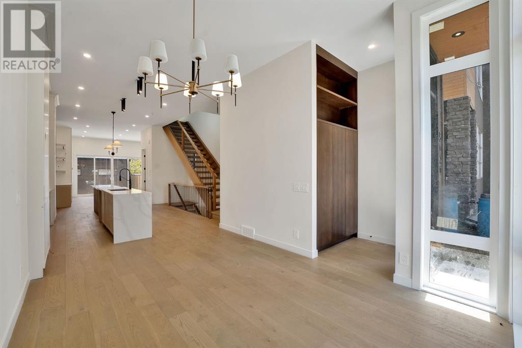Property at 5020 21A Street SW image 4